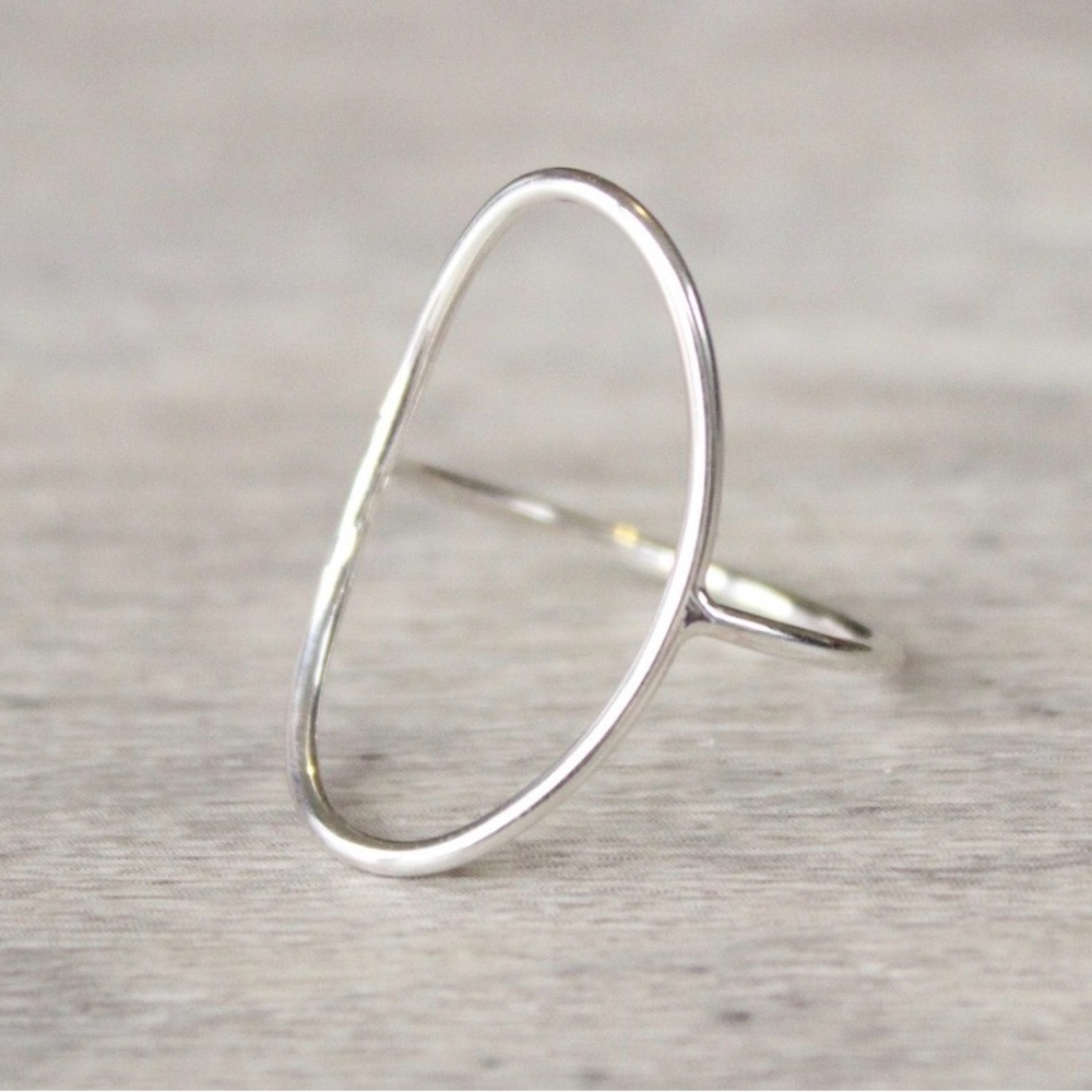 Minimal Open Oval Silver Silver Ring - Women's Jewelry - Picture 2 of 3